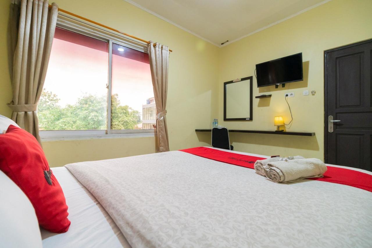 Reddoorz Near Tomang 2 Hotel Jakarta Ngoại thất bức ảnh