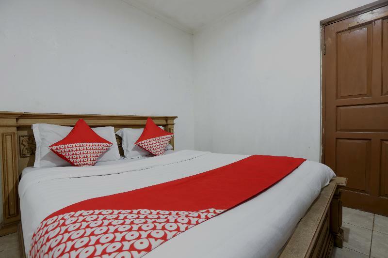 Reddoorz Near Tomang 2 Hotel Jakarta Ngoại thất bức ảnh